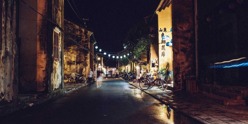 从复古游戏到现代开发：编程如何塑造游戏产业的进化之路