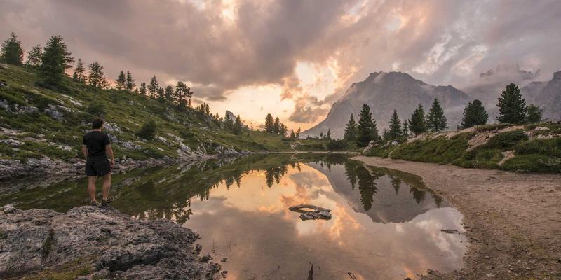 像素艺术与独立游戏设计：从概念到上架的完整开发流程与优化策略