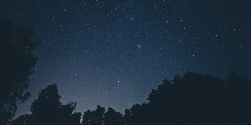 游戏音频引擎与交互式音乐设计：为独立游戏与像素艺术打造沉浸式听觉体验